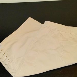 Avenue Women's Tan Shorts